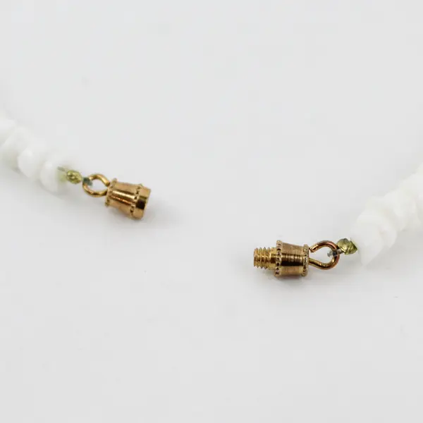 Handmade Ivory-Colored Seashell Necklace With Screw Design Clasp, 11" Long