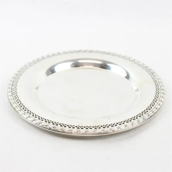 Oneida Community Fantasy Tudor Plate Round Silverplate Platter 10"