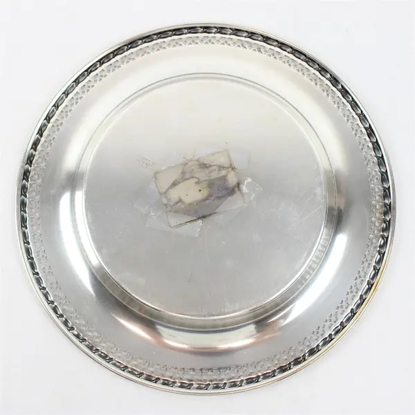 Oneida Community Fantasy Tudor Plate Round Silverplate Platter 10"