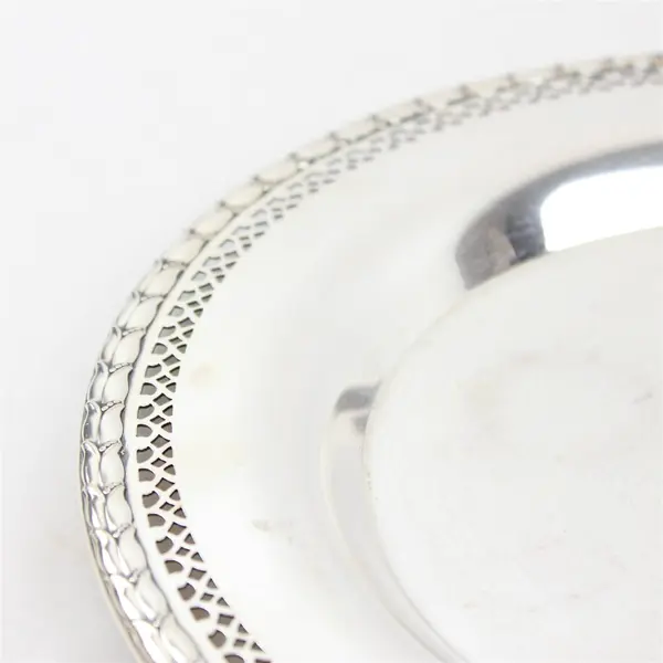 Oneida Community Fantasy Tudor Plate Round Silverplate Platter 10"