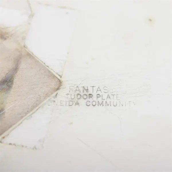 Oneida Community Fantasy Tudor Plate Round Silverplate Platter 10"