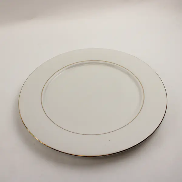 Set of 4 Royal Majestic Fine China D'Or 8404 Pattern Dinner Plates 10.5"