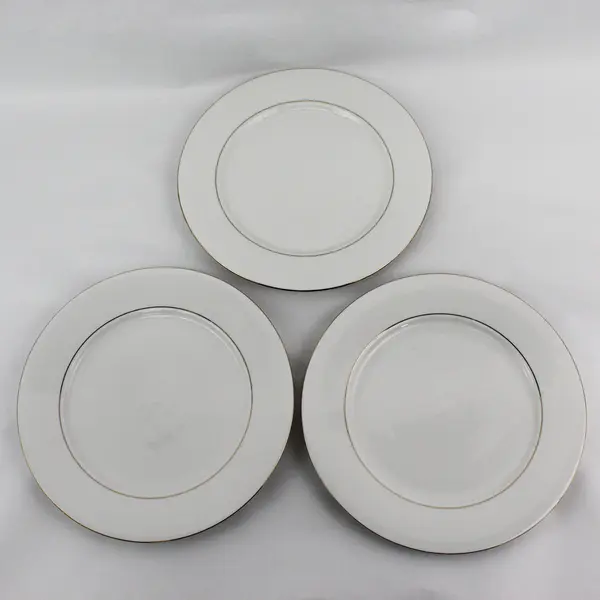 Lot of 3 Royal Majestic Fine China D'OR 8404 Pattern Dinner Plates 10.5"