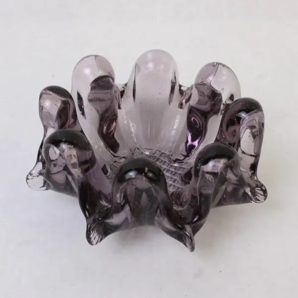 Unbranded Clear Purple Flower Shaped Pressed Art Glass Trinket Tray/Ashtray