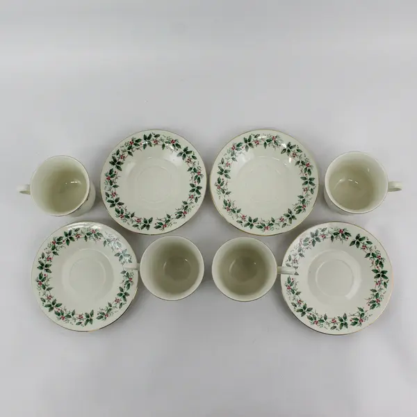 4 Vtg Holly Traditions Cup & Saucer Sets Holly Leaves Berries Gold Trim