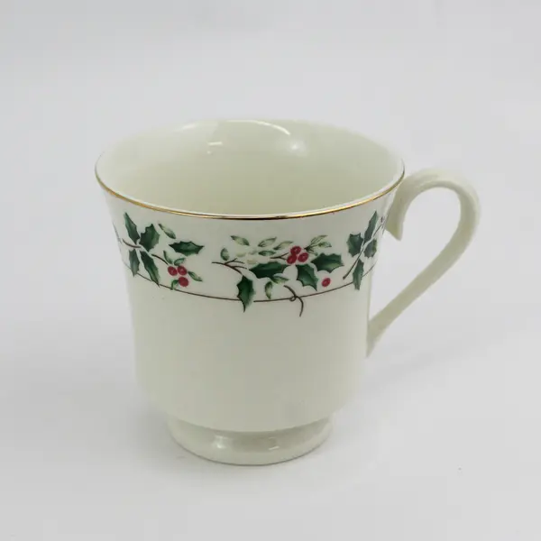 4 Vtg Holly Traditions Cup & Saucer Sets Holly Leaves Berries Gold Trim
