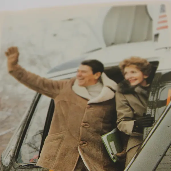 Ronald & Nancy Reagan Departing For Camp David Photo Michael Evans White House 