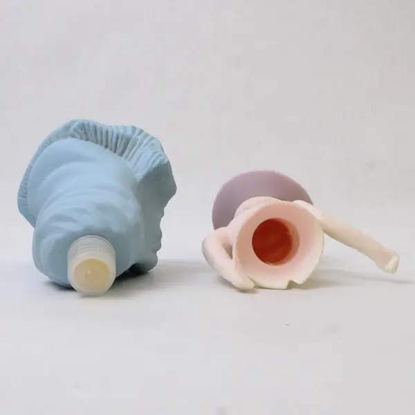 Vintage Avon Unforgettable Cologne On The Avenue Decanter (Full Bottle, 2 Oz)