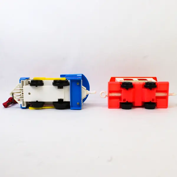 Lot of 2 Vintage Fisher Price Express Train 2581 Engine + Caboose 