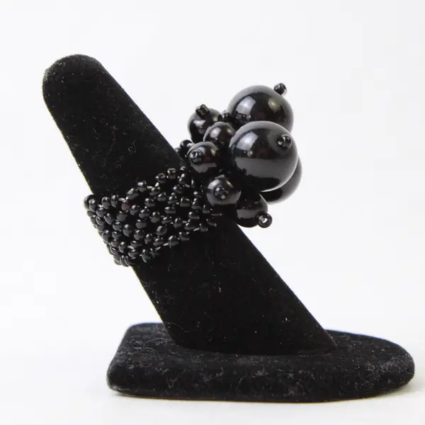 Faux Black Pearl Black Glass Beaded Stretch Ring - Fashion Stackable