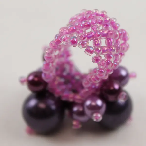 Faux Pink Pearl Red & Pink Glass Beaded Stretch Ring - Fashion