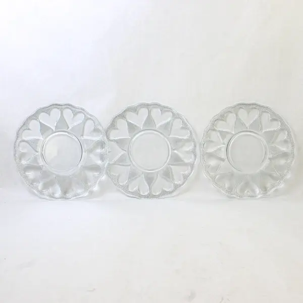 Lot Of 3 Unbranded Heart Design Clear Pressed Glass Round Plates 8.25" Diameter