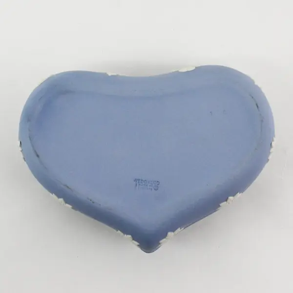 Vintage Wedgwood Blue Jasperware Covered Heart Shaped Trinket Box 5.25” x 3.75”