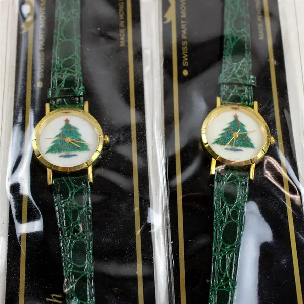 Lot of 4 Santa Christmas Tree Novelty Quartz Watches Glitter For Par﻿ts