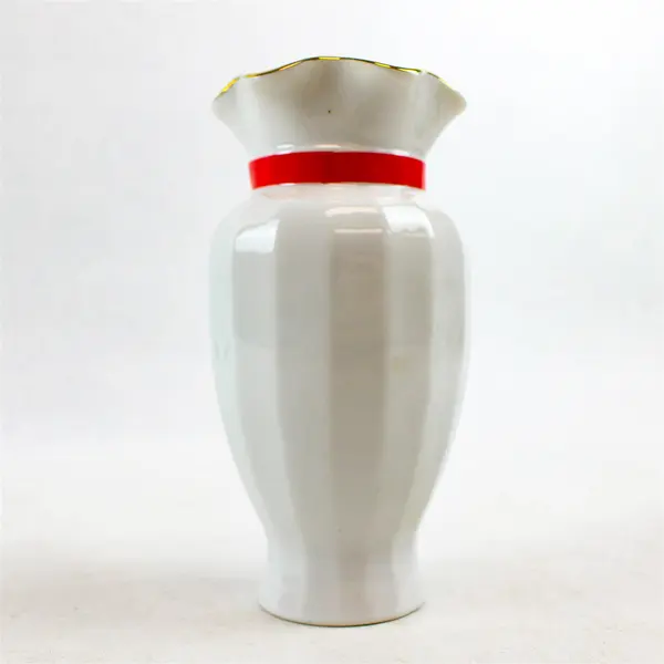 1996 Vintage Mount Clemens Pottery Japan Christmas Vase 6" White Holly Red Bow