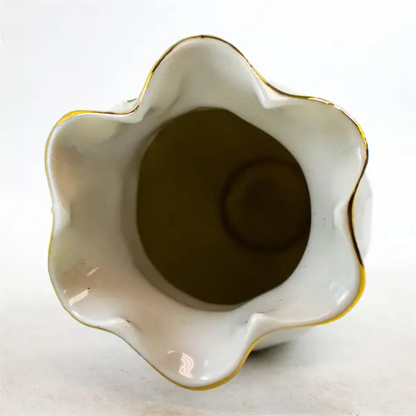 1996 Vintage Mount Clemens Pottery Japan Christmas Vase 6" White Holly Red Bow