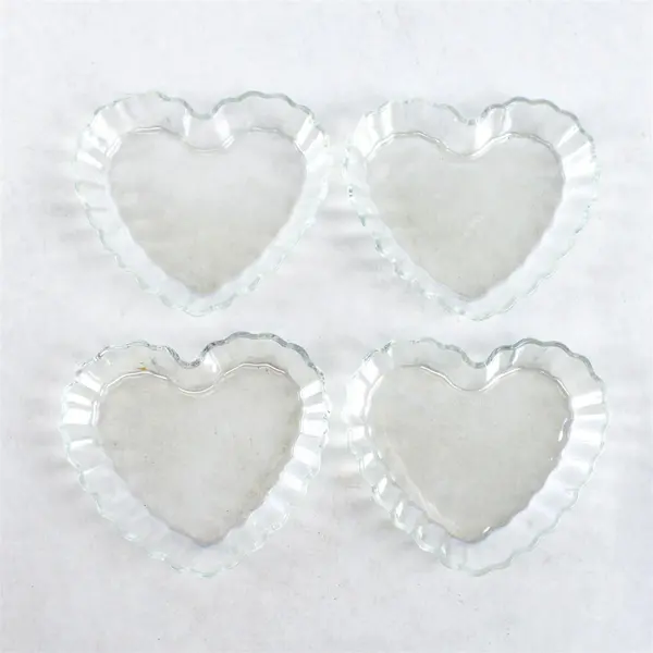 Lot of 4 Arcuisine Heart-Shaped Glass Baking Dishes