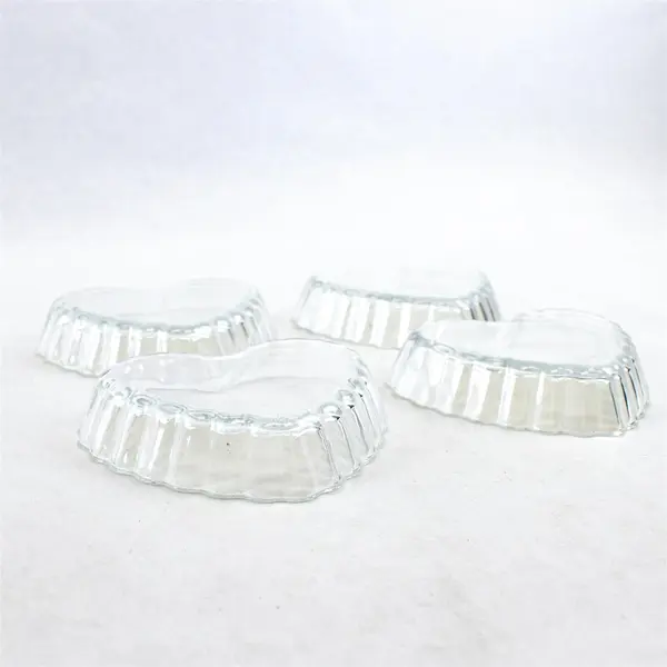 Lot of 4 Arcuisine Heart-Shaped Glass Baking Dishes