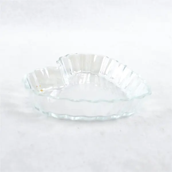 Lot of 4 Arcuisine Heart-Shaped Glass Baking Dishes