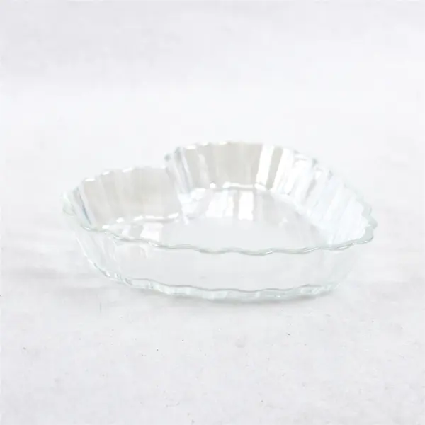 Lot of 4 Arcuisine Heart-Shaped Glass Baking Dishes