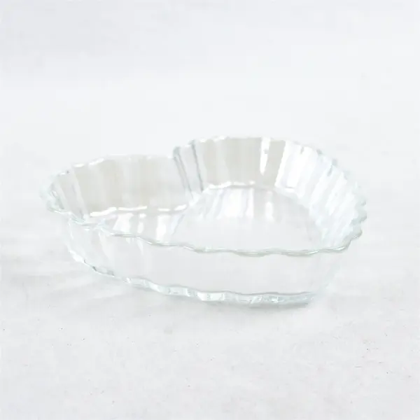 Lot of 4 Arcuisine Heart-Shaped Glass Baking Dishes