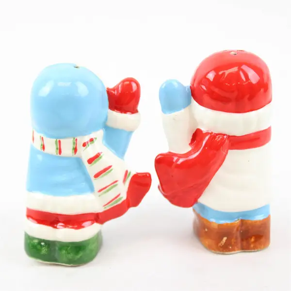 New Boy & Girl Caroling Ceramic Salt & Pepper Shakers Holiday Collectible