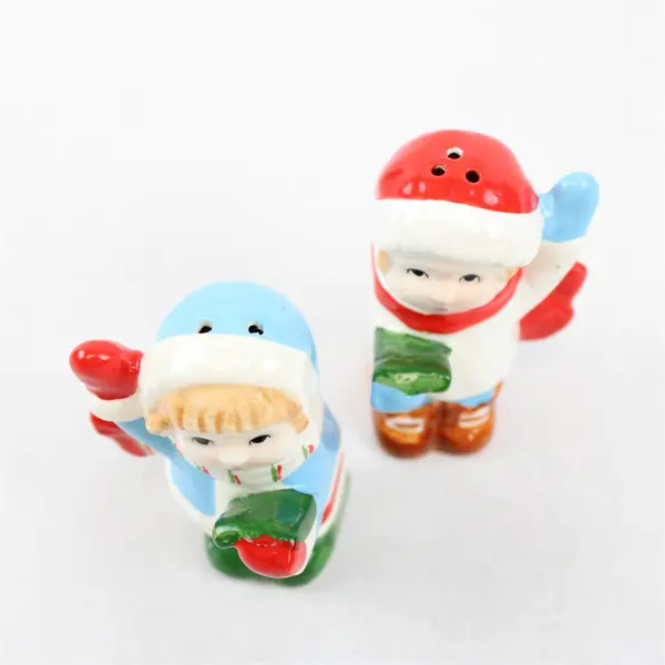 New Boy & Girl Caroling Ceramic Salt & Pepper Shakers Holiday Collectible