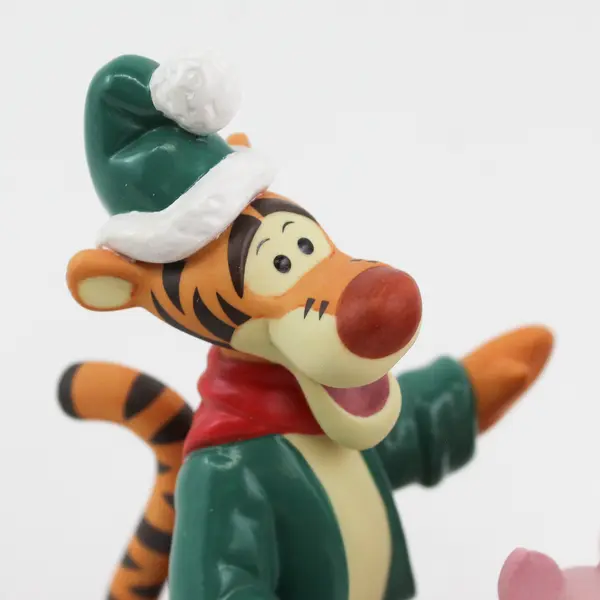 2001 Disney Pooh And Friends Fa La La To You