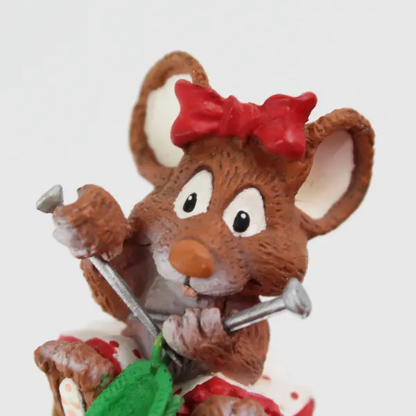 1991 Enesco Small Wonders Christmas Is Sew Special Figurine By Amy Wuffing