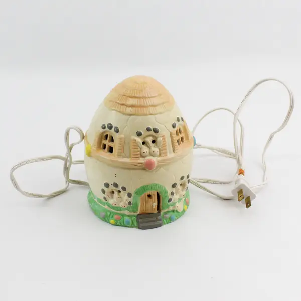 Vintage Easter Egg Shaped Ceramic House Night Light, 75 W 