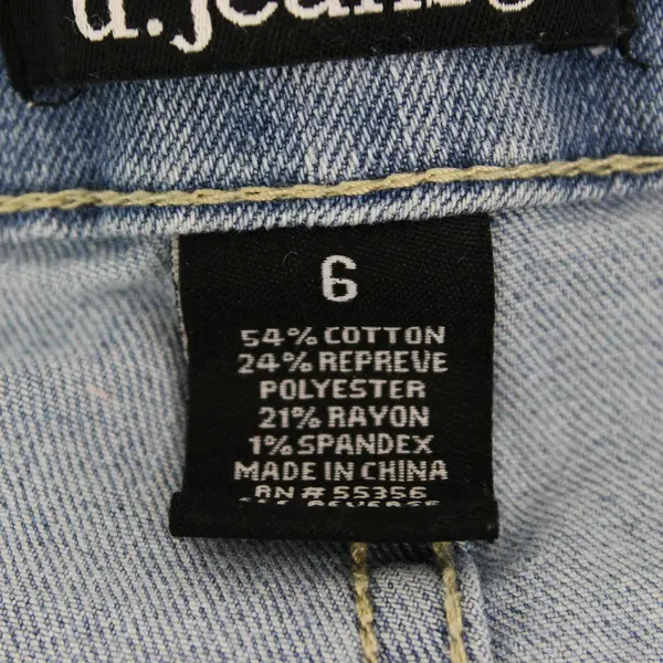 D. Jeans Light Wash Tapered Leg Jeans Women's Size 6