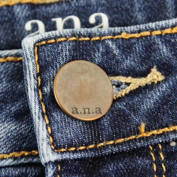 A New Approach Medium Wash Kick Crop Flared Jeans Women's Size 6T