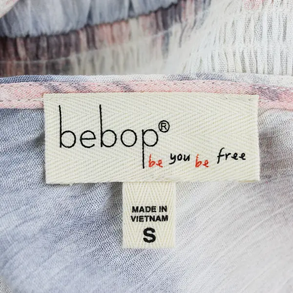 BeBop Multicolor Short-Sleeved V-Neck Fit & Flare Dress Women's Small