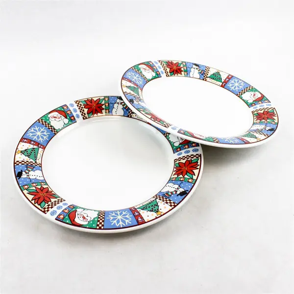 Set of 2 Oneida Holiday Spirit 10.5" Christmas Dinner Plates - Good