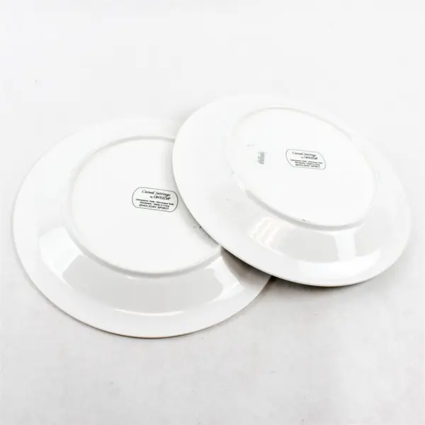Set of 2 Oneida Holiday Spirit 10.5" Christmas Dinner Plates - Good