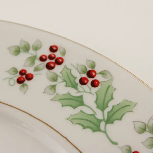Set of 4 Gibson Designs Christmas Charm 10in Dinner Plates Ceramic