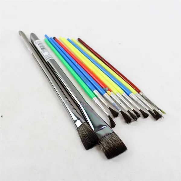 Lot of 11 Assorted Artist Paintbrushes Mixed-Media Hobby 