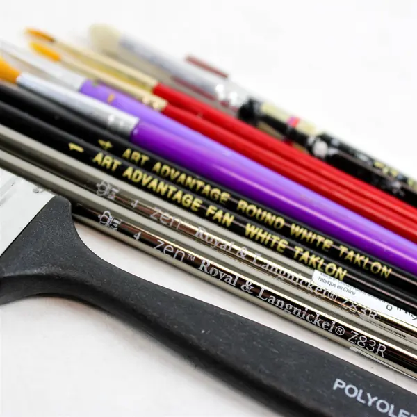 Lot of 11 Assorted Artist Paintbrushes - Various Sizes