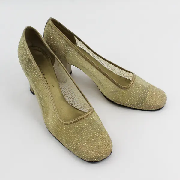 Coretta Gold Toned Bedazzled Round Toes Casual 3" Heels Women's Size 8M