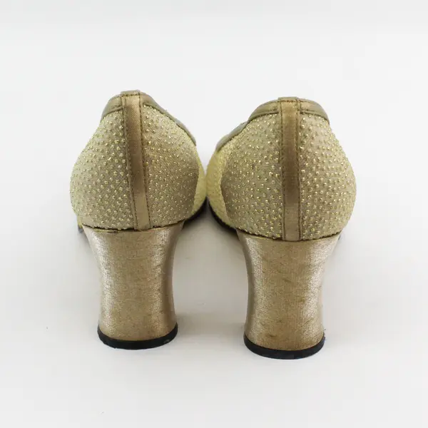 Coretta Gold Toned Bedazzled Round Toes Casual 3" Heels Women's Size 8M