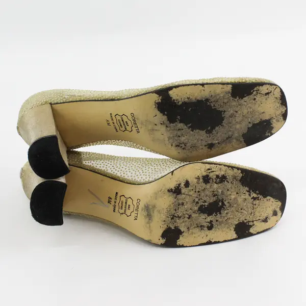 Coretta Gold Toned Bedazzled Round Toes Casual 3" Heels Women's Size 8M