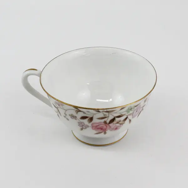 Set Of 6 Sango Jeannette  Cups And Saucers White Pink And Lavender Flowers