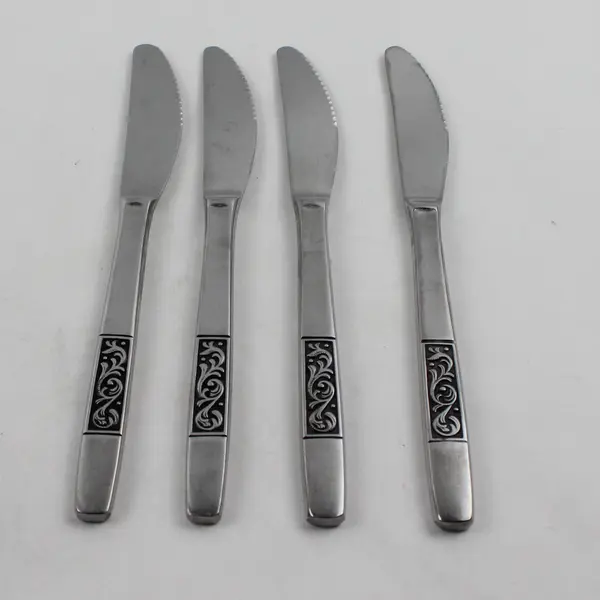 Set of 4 Amefa Royal Damask Stainless Steel Dinner Knives