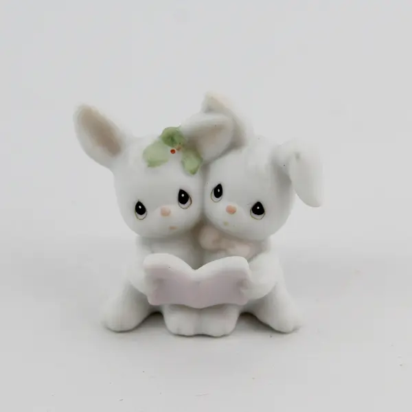 Precious Moments Sugar Town Bunnies Carolling Figurine 1997 Porcelain