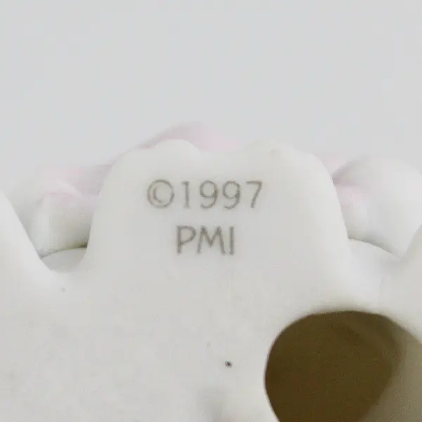 Precious Moments Sugar Town Bunnies Carolling Figurine 1997 Porcelain