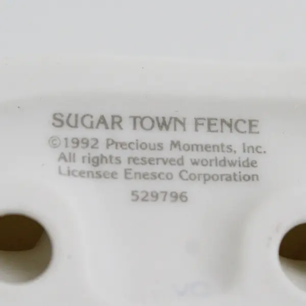 Precious Moments Sugar Town Fence Bird Christmas Village Accessory