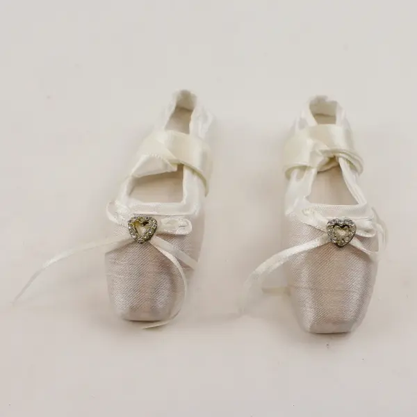 Show Stoppers R542B Doll White Ballet Shoes New in Original Packaging