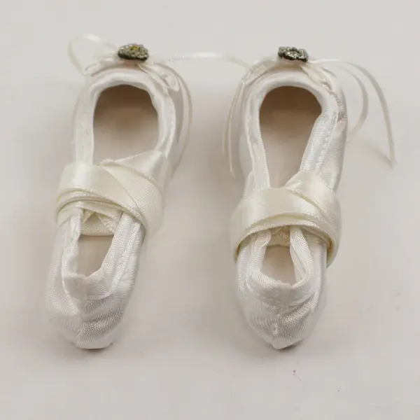 Show Stoppers R542B Doll White Ballet Shoes New in Original Packaging