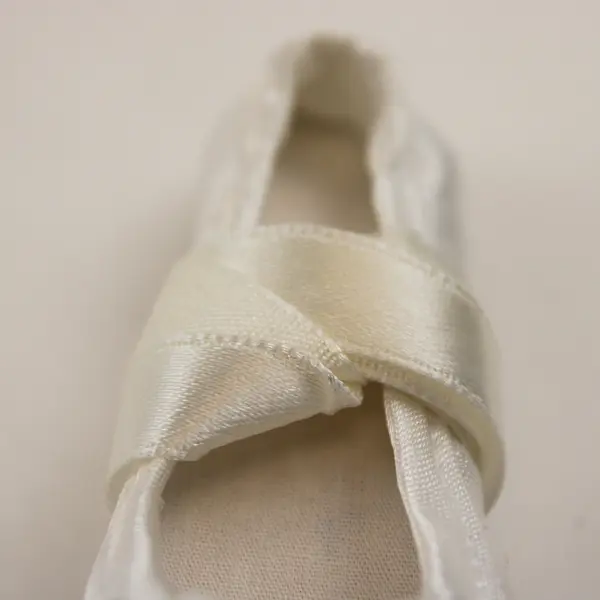 Show Stoppers R542B Doll White Ballet Shoes New in Original Packaging