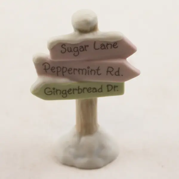 Precious Moments Sugar Town Street Sign Figurine New in Box